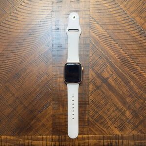 Apple Watch SE (GPS + Cellular) Aluminum